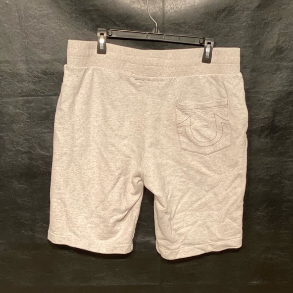 Men’s True Religion Shorts - Picture 2 of 3